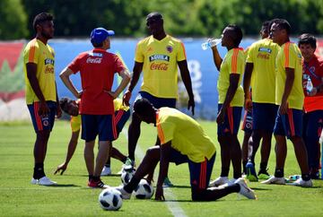 Tras la victoria ante Senegal y la clasificación a octavos de final del Mundial, Colombia vuelve a su campamento y prepara el próximo partido, contra Inglaterra el martes en Moscú.