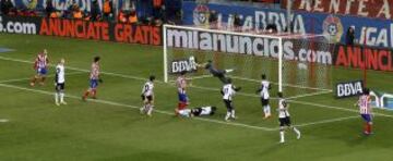 2-0. Raúl García anota el segundo tanto.