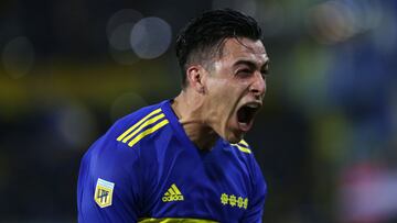 BUENOS AIRES, ARGENTINA - OCTOBER 09: Cristian Pavon of Boca Juniors celebrates after scoring the fourth goal of his team during a match between Boca Juniors and Lanus as part of Torneo Liga Profesional 2021 at Estadio Alberto J. Armando on October 9, 2021 in Buenos Aires, Argentina. (Photo by Daniel Jayo/Getty Images)