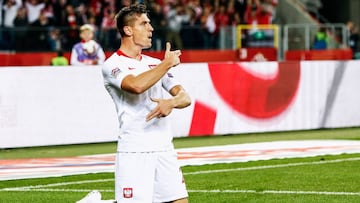 El delantero del Genoa, Krzysztof Piatek, durante un partido de Polonia.