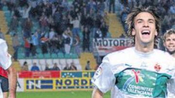 <b>ESTRENO. </b>Óscar Díaz consiguió su primer tanto con la camiseta franjiverde y valió el empate final.