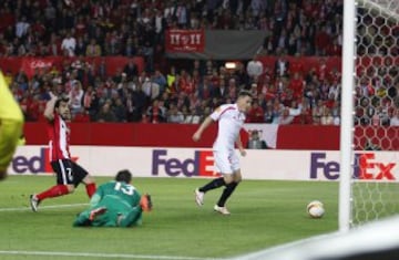 Gol 1-1 de Gameiro a pase de Krychowiak 