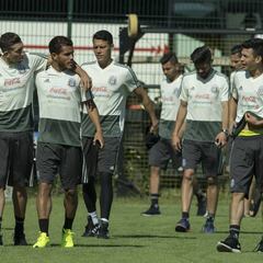 El Tri pisará tierra mundialista con más dudas que certezas