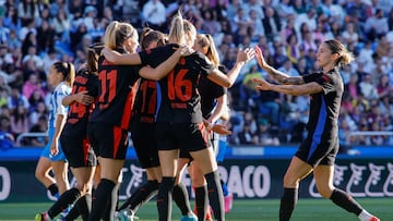 A CORUÑA, 08/09/2024.- Las jugadoras del FC Barcelona celebran el primer gol durante el encuentro entre Deportivo Abanca y FC Barcelona de la primera jornada de la Liga F, este domingo en el estadio Municipal de Riazor, en A Coruña. EFE/ Kiko Delgado