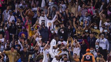Afición de los Pumas festejan el gol de Diogo contra Cruz Azul