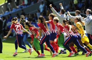Las jugadoras del Atlético de Madrid celebran la Liga Iberdrola 2019.

 