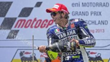 Valentino Rossi celebrando su podio en Alemania