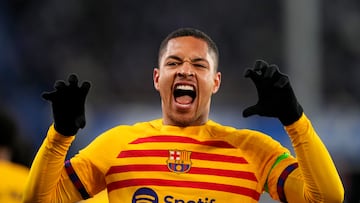 Vitor Roque celebra un gol contra el Alav¨¦s.
