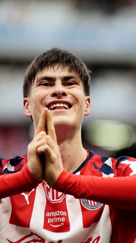 Atención al primer gol del torneo para la ‘Hormiga’ González con Chivas