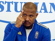 OVIEDO, 15/07/2025.- El jugador venezolano Salomón Rondón ofrece este martes una rueda de prensa durante su presentación como nuevo jugador del Real Oviedo. EFE/Paco Paredes