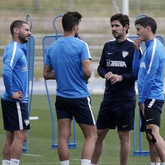 Víctor hace terapia para revitalizar a la plantilla