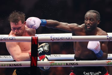 Terence Crawford es el deportista más buscado en Google en 2025. Crawford es uno de los mejores boxeadores libra por libra y permanece invicto (42-0, 31 KOs). Es el único en la historia del boxeo en ser campeón invicto en tres divisiones de peso. Su gran popularidad se disparó tras derrotar a Saúl "Canelo" Álvarez, subiendo dos categorías. Se busca mucho por su récord perfecto y su talento excepcional y versátil en el ring.
