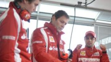 <b>ESPERANZA. </b>Costa (segundo a la izquierda) confía en el F150.