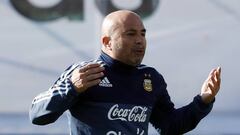 Sampaoli maneja varios planes para enfrentar a Perú