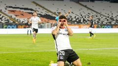 Futbol, Colo Colo vs Palestino.
Fecha 11, campeonato Nacional 2023.
El jugador de Colo Colo Alexander Oroz,  centro , celebra su gol contra Palestino durante el partido de primera division disputado en el estadio Monumental en Santiago, Chile.
23/04/2023
Pepe Alvujar/Photosport

Football, Colo Colo vs Palestino.
11th date, 2023 National Championship.
Colo Colo's player Alexander Oroz, center, celebrates his goal against Palestino during the first division match at the Monumental in Santiago, Chile.
23/04/2023
Pepe Alvujar/Photosport