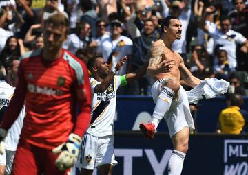 Las imágenes de la remontada del Galaxy en pies de Zlatan