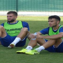 Álex Bermejo: "El míster muestra ideas muy buenas"