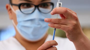 FILE PHOTO: A military medical staff member prepares a dose of the Pfizer/BioNTech COVID-19 vaccine in Mexico City, Mexico December 27, 2020. REUTERS/Edgard Garrido/File Photo