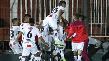 Palestino lo da vuelta y consigue su primera victoria en el Clausura frente U. Española