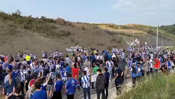 Las aglomeraciones de ayer del Athletic, hoy con seguidores de la Real