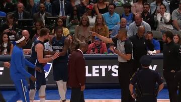 La escena del enganchón de Doncic con el árbitro que le critica toda la NBA