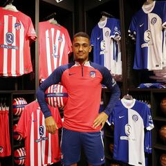 Lino: “Empecé muy tarde en el fútbol, tenía que trabajar más”