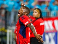 AMDEP3108. MEDELLÍN (COLOMBIA), 08/04/2026.- Francisco Chaverra de Medellín celebra un gol este miércoles, en un partido de la fase de grupos de la Copa Libertadores entre Independiente Medellín y Estudiantes de La Plata en el estadio Atanasio Girardot en Medellín (Colombia). EFE/ STR