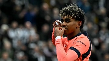 Barcelona's Spanish forward #10 Lamine Yamal celebrates scoring the team's first goal during the UEFA Champion's League, round of 16 football match between Newcastle United and FC Barcelona at St James' Park in Newcastle-upon-Tyne, north east England on March 10, 2026. (Photo by Paul ELLIS / AFP)