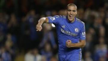 Oriol Romeu, en un partido con el Chelsea.