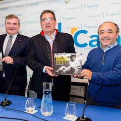 Mágico González, plasmado en libro con las fotografías de 'Kiki'