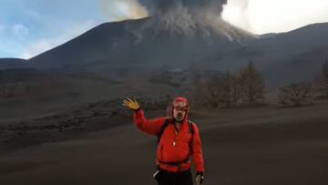 Un vulcanólogo sueco penetra en la zona de exclusión: "No hay opción ante la lava"