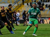 ‘Mono’ Sánchez imita icónico momento de la historia del fútbol: no se puede creer lo que hizo