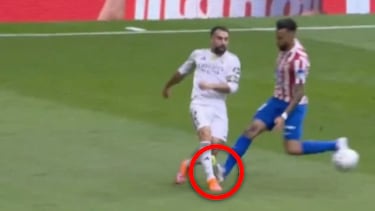 Una de las mayores polémicas del derbi ocurrió en el minuto cuarenta de la primera parte cuando el jugador argentino del Atlético de Madrid llegó tarde a un balón dividido con el lateral derecho del Real Madrid. La dura acción fue castigada con una tarjeta amarilla para el jugador rojiblanco. Jugadores del Real Madrid pidieron la expulsión de Nico. El VAR no avisó a Alberola Rojas.