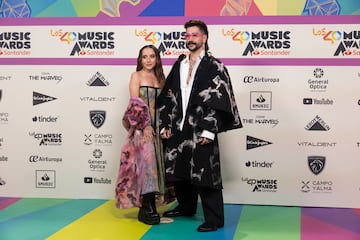 Evaluna y Camilo en la alfombra roja de LOS40 Music Awards Santander. 