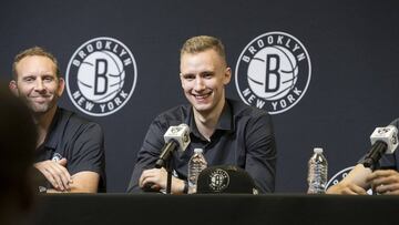 Dzanan Musa, durante su presentaci&oacute;n como jugador de los Nets.