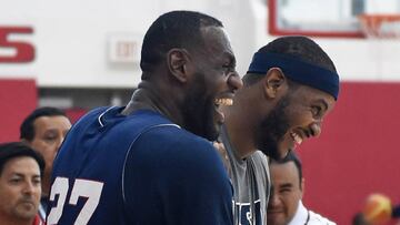 LeBron James y Carmelo Anthony, durante un entrenamiento con la selección de Estados Unidos en 2015.