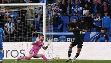 Partido Deportivo de La Coruña -  Real Madrid Castilla.  Mackay