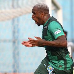 Farfán rescata a Alianza