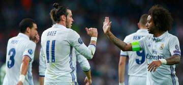 Real Madrid celebrate Bale's opener against Legia