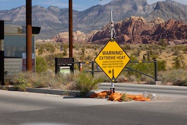 La temperatura en verano puede llegar a ser insoportable, por su localización en el desierto es fácil llegar a los 40 grados.
