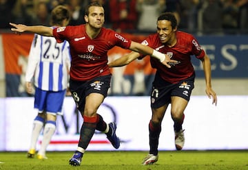 Estuvo cedido en el Osasuna en la temporada 2006-2007. Canterano del Real Madrid, jug en el equipo blanco (alternando filial y primer equipo) entre 2001 y 2008.