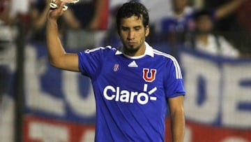 Victorino jugando por la U. de Chile.