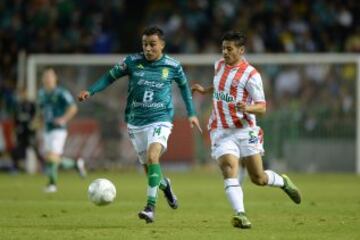 Alejandro Vela viene de Estados Unidos, tras su paso por Cruz Azul también jugó con Atlante, ahora es elemento del Necaxa. 