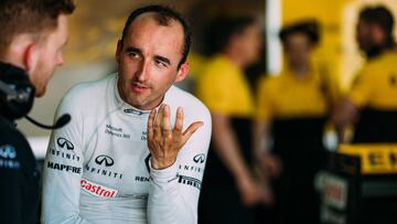 Robert Kubica tras su test con el Lotus F1 de Renault en Cheste. 