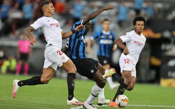 Diego Carlos and Lukaku.