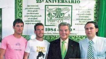 <b>EMOCIONANTE. </b>El recibimiento a los jugadores verdiblancos fue verdaderamente emotivo.