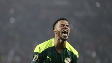 Senegal's forward Keita Balde celebrates after winning the Africa Cup of Nations (CAN) 2021 final football match between Senegal and Egypt at Stade d'Olembe in Yaounde on February 6, 2022. (Photo by Kenzo TRIBOUILLARD / AFP)