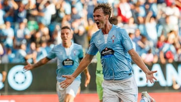 Williot Swedberg, jugador sueco del Celta, celebra en Balaídos el tanto anotado contra el Alavés en la primera jornada de la temporada 2024-2025.