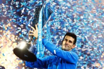 Novak Djokovic coronó su gran año ganando la Copa de Maestros en Londres ante Federer.