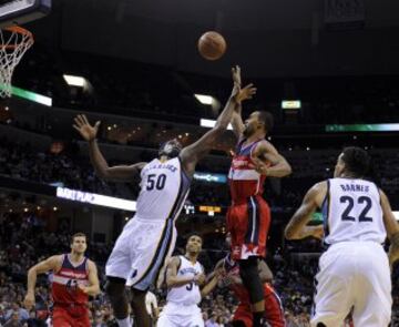 Ramon Sessions y Zach Randolph.